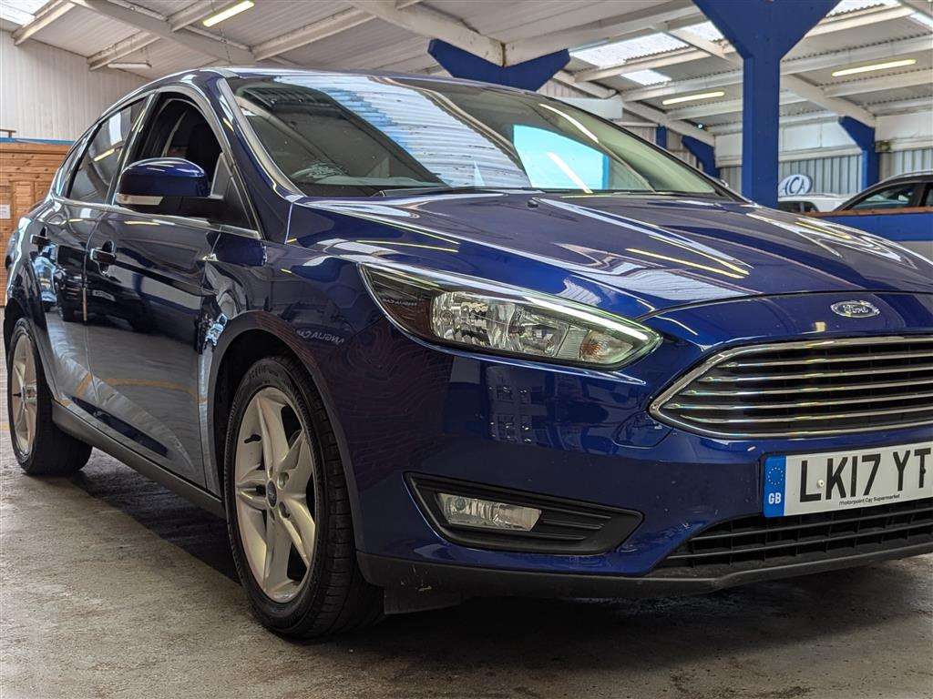 <p>2017 FORD FOCUS ZETEC</p>