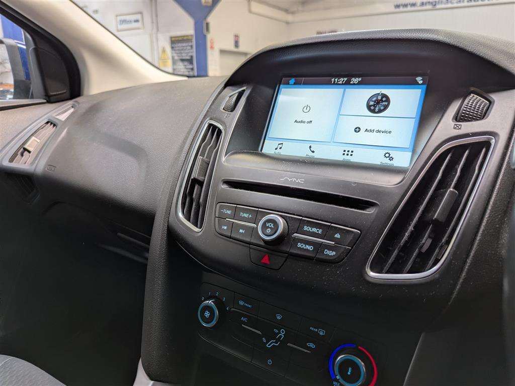 <p>2017 FORD FOCUS ZETEC</p>