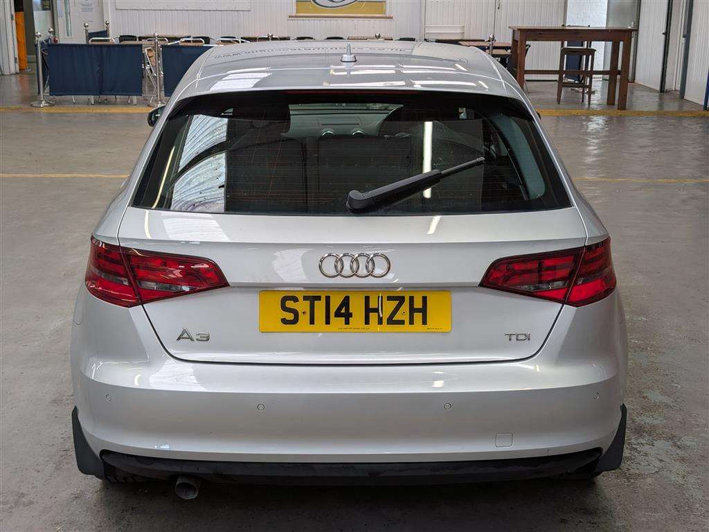 <p>2014 AUDI A3 SE TDI</p>