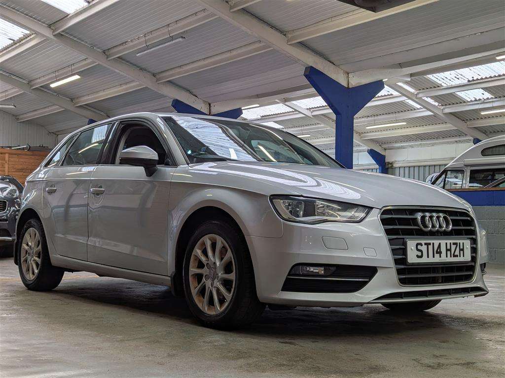 <p>2014 AUDI A3 SE TDI</p>