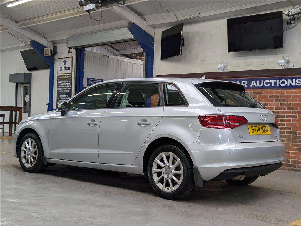 <p>2014 AUDI A3 SE TDI</p>