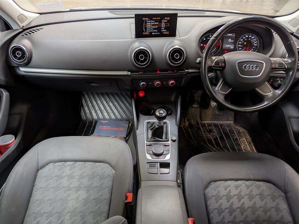 <p>2014 AUDI A3 SE TDI</p>