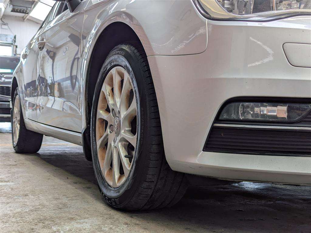 <p>2014 AUDI A3 SE TDI</p>