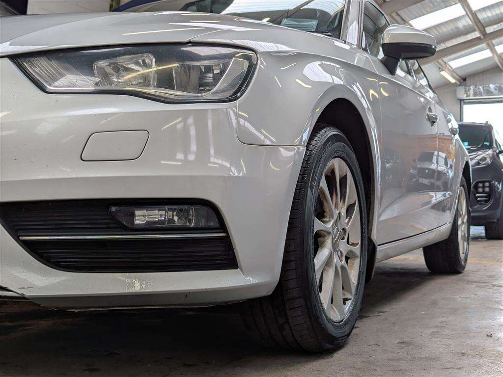 <p>2014 AUDI A3 SE TDI</p>