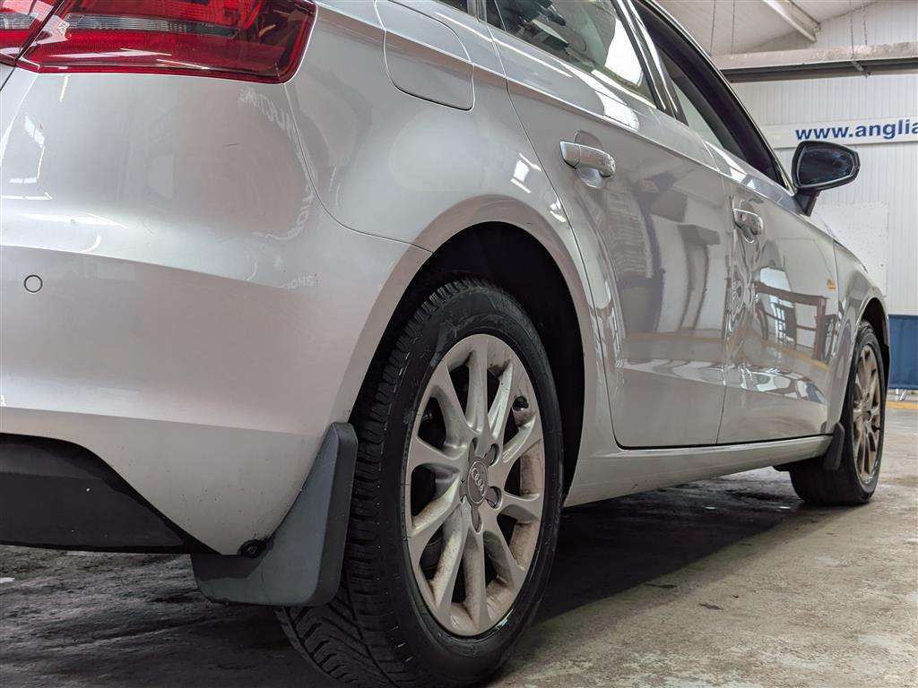 <p>2014 AUDI A3 SE TDI</p>
