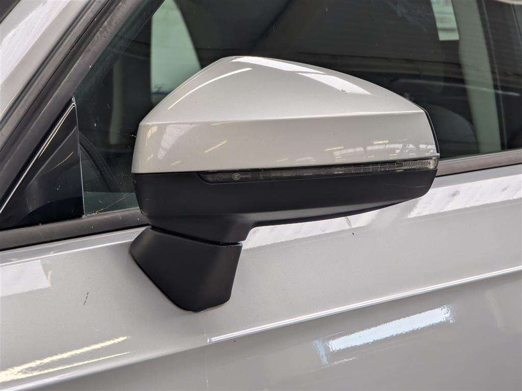 <p>2014 AUDI A3 SE TDI</p>