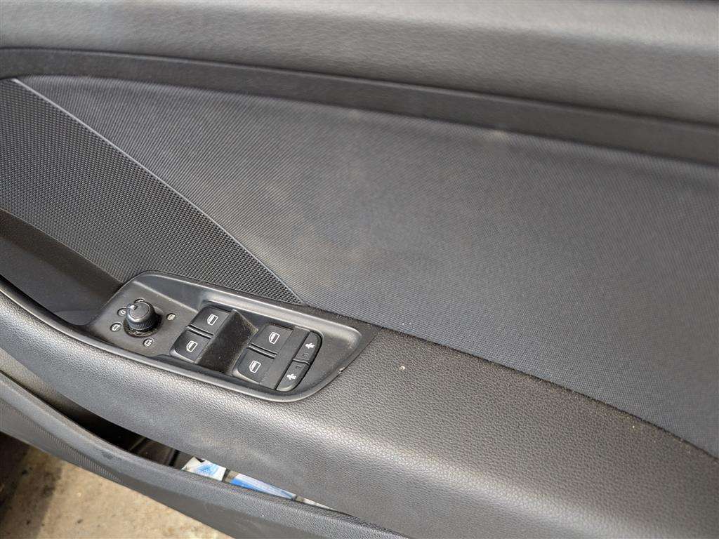 <p>2014 AUDI A3 SE TDI</p>