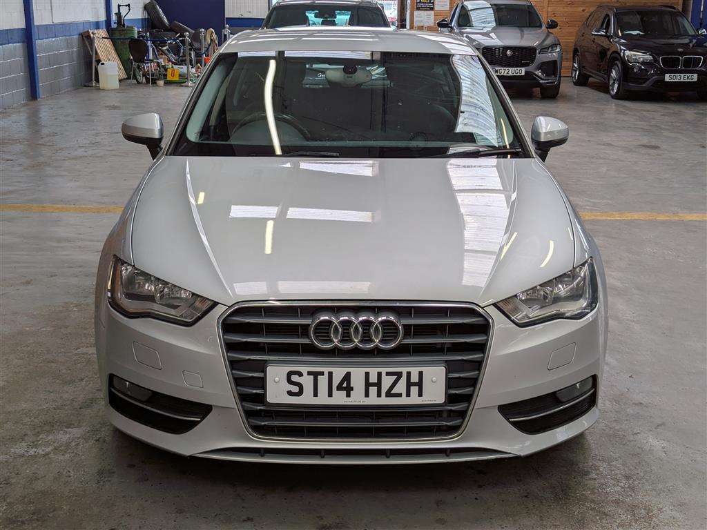 <p>2014 AUDI A3 SE TDI</p>