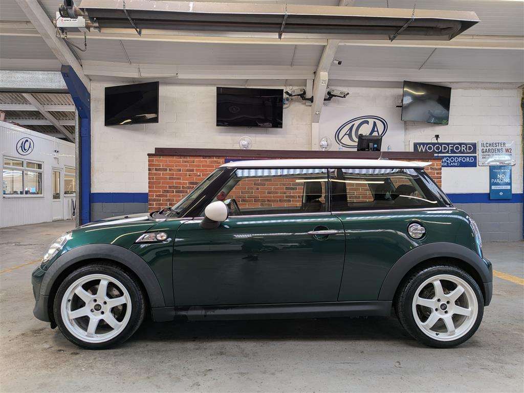 <p>2013 MINI COOPER S</p>