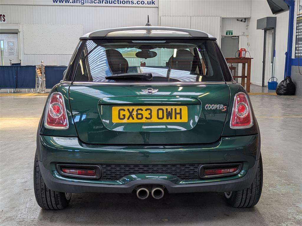 <p>2013 MINI COOPER S</p>