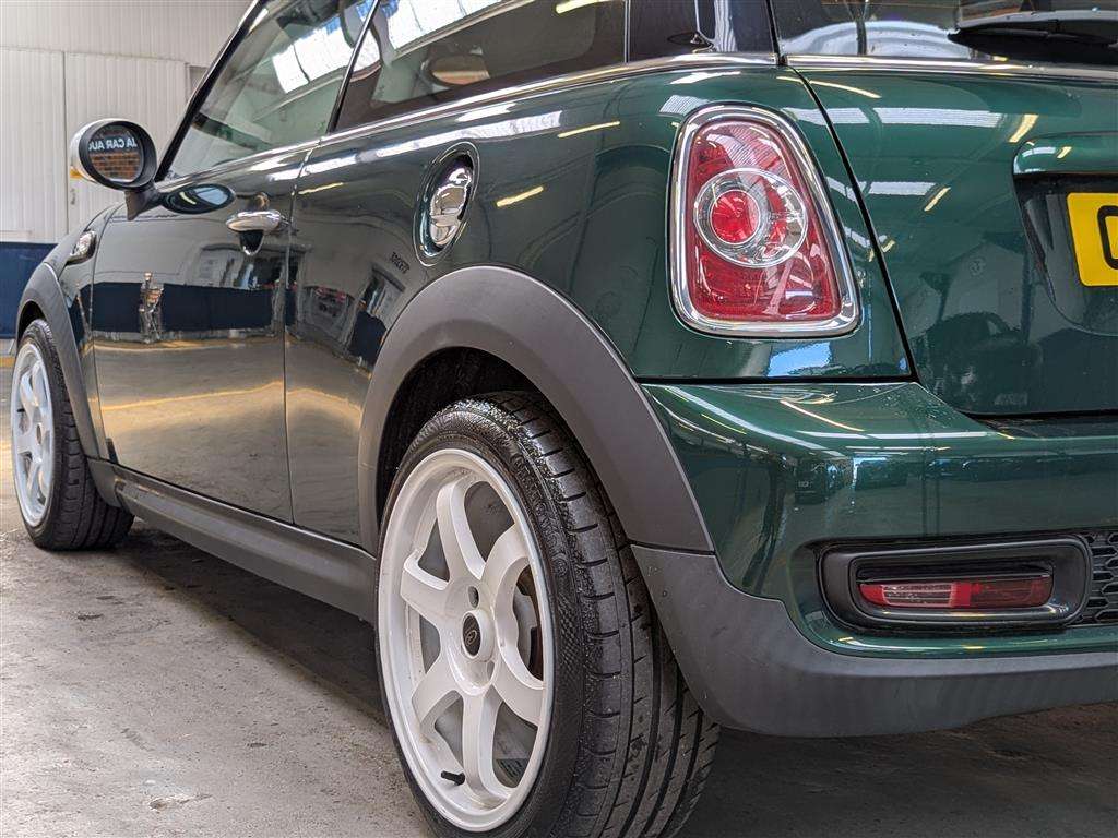 <p>2013 MINI COOPER S</p>