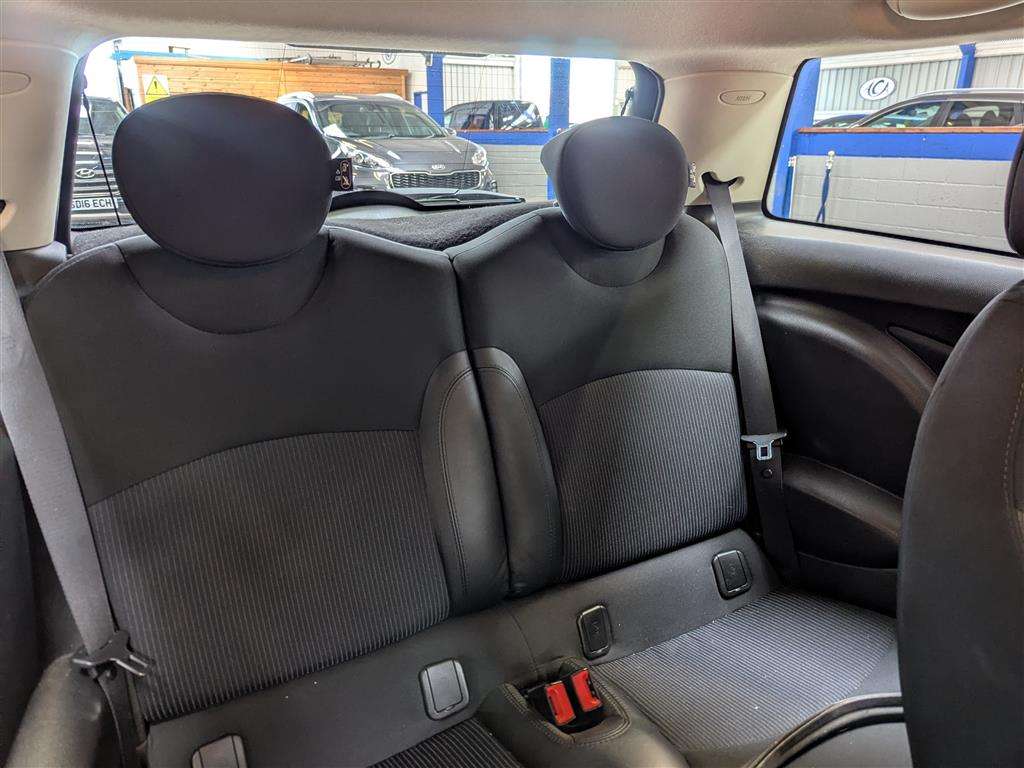 <p>2013 MINI COOPER S</p>