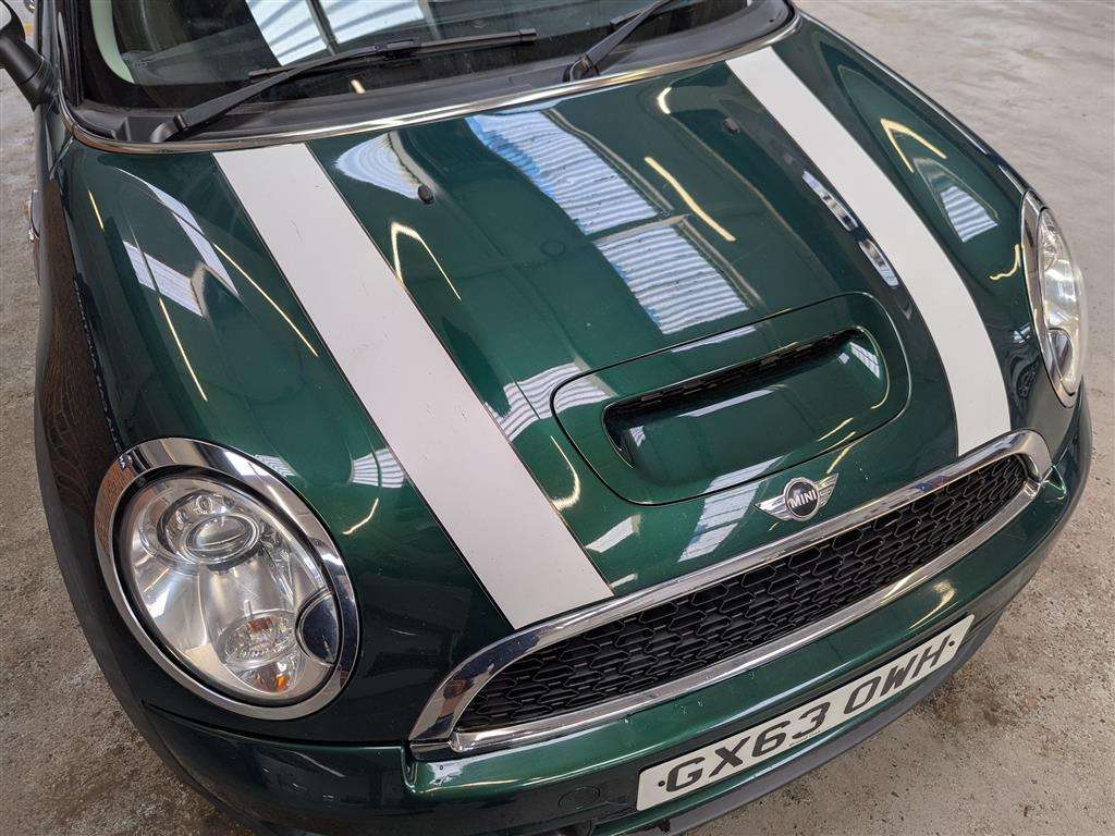 <p>2013 MINI COOPER S</p>