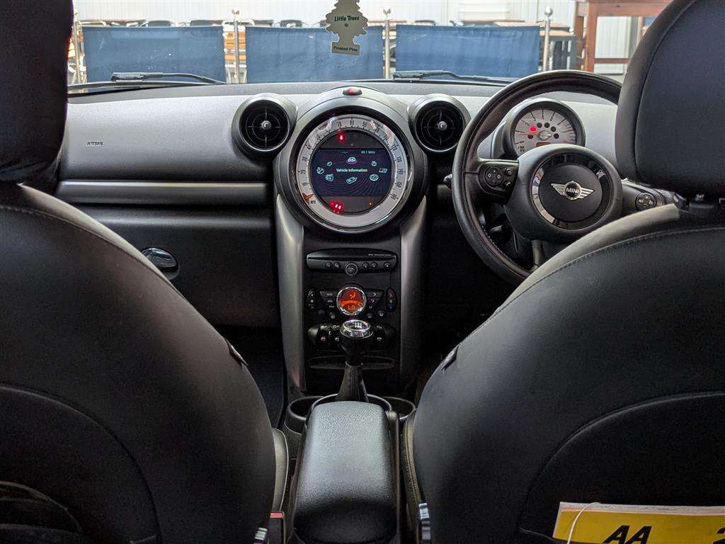 <p>2013 MINI PACEMAN COOPER</p>