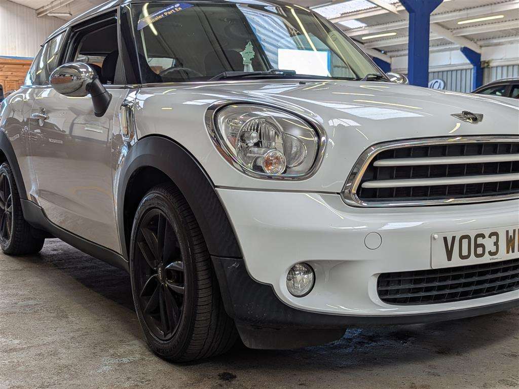 <p>2013 MINI PACEMAN COOPER</p>
