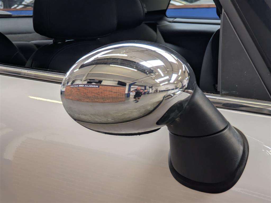 <p>2013 MINI PACEMAN COOPER</p>