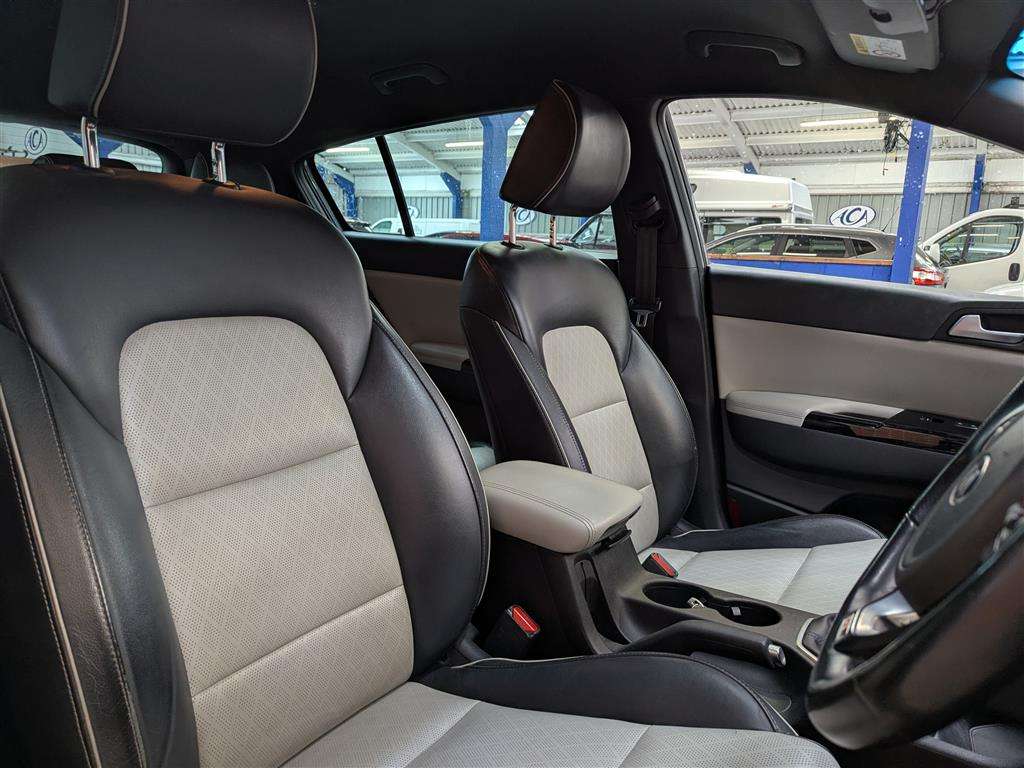 <p>2016 KIA SPORTAGE GT-LINE CRDI 4X4</p>