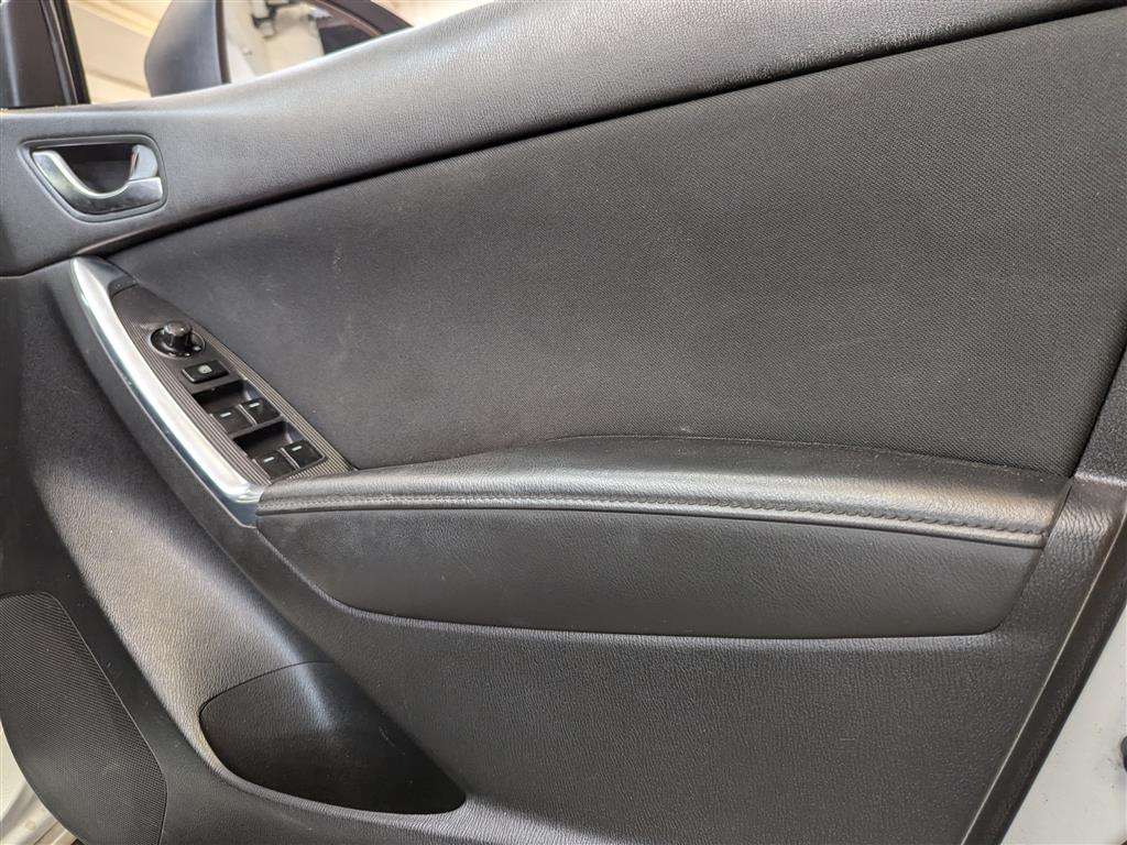 <p>2015 MAZDA CX-5 SE-L NAV D AUTO</p>