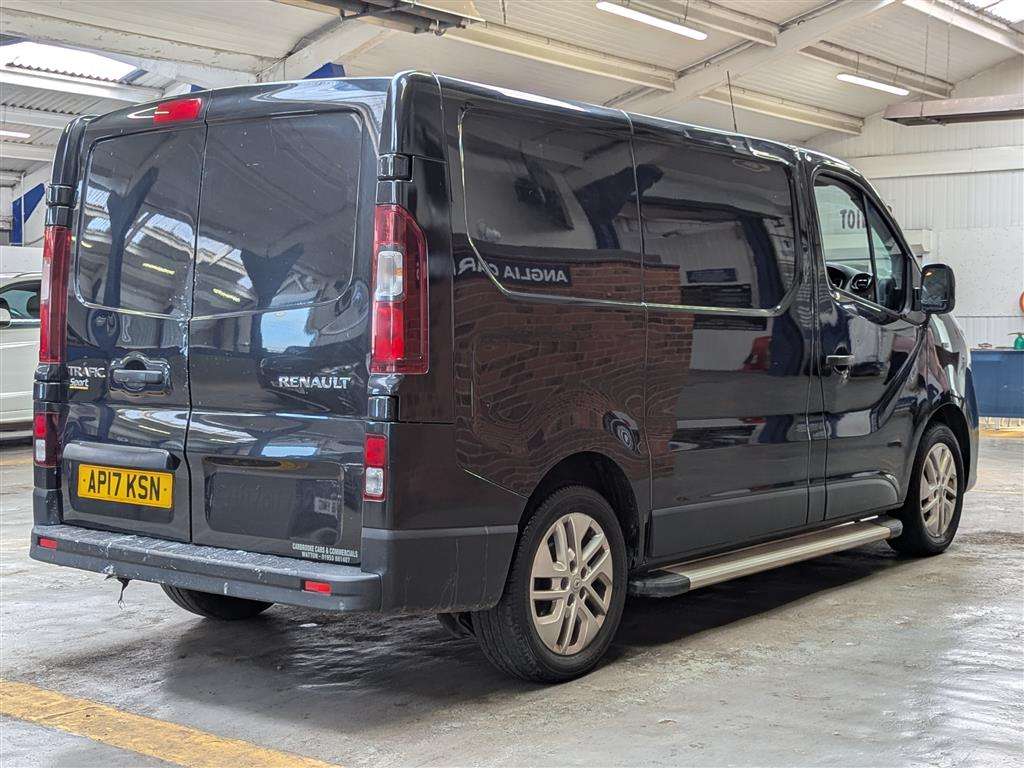<p>2017 RENAULT TRAFIC SL27 SPORT NAV ENG</p>
