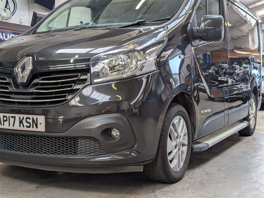 <p>2017 RENAULT TRAFIC SL27 SPORT NAV ENG</p>