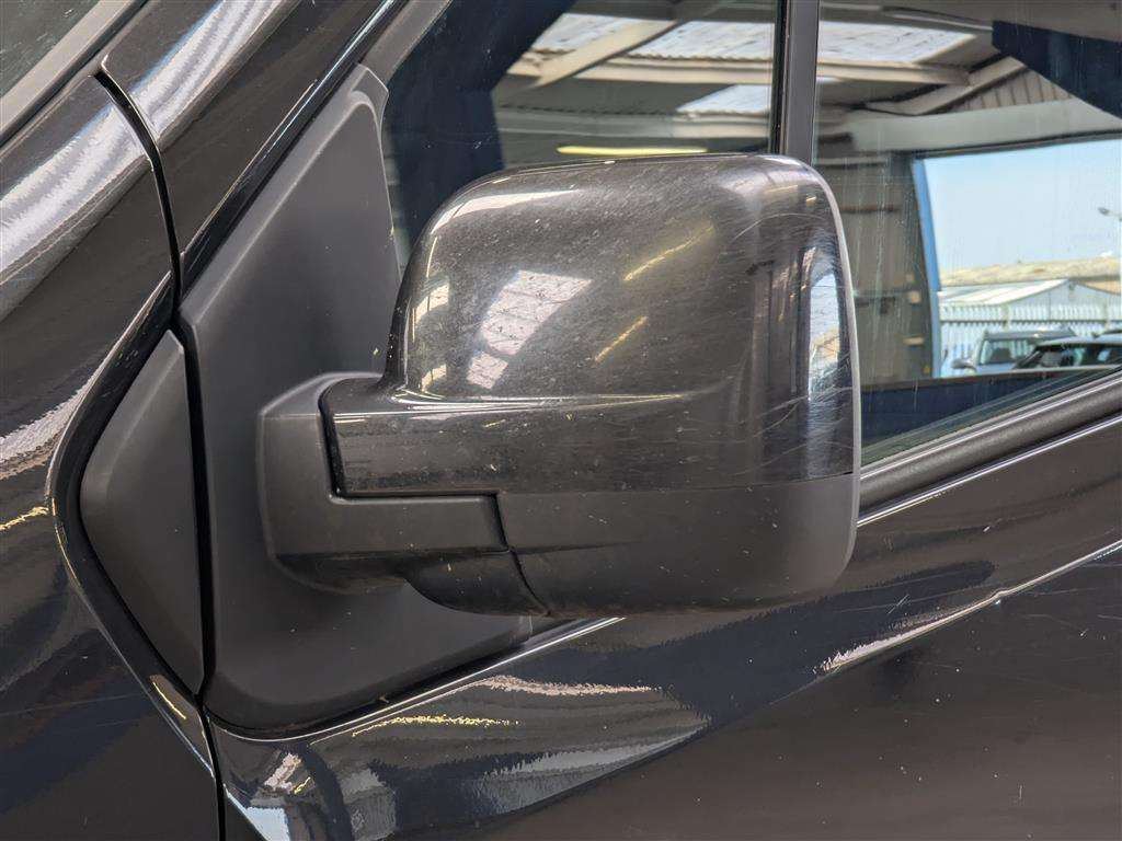 <p>2017 RENAULT TRAFIC SL27 SPORT NAV ENG</p>