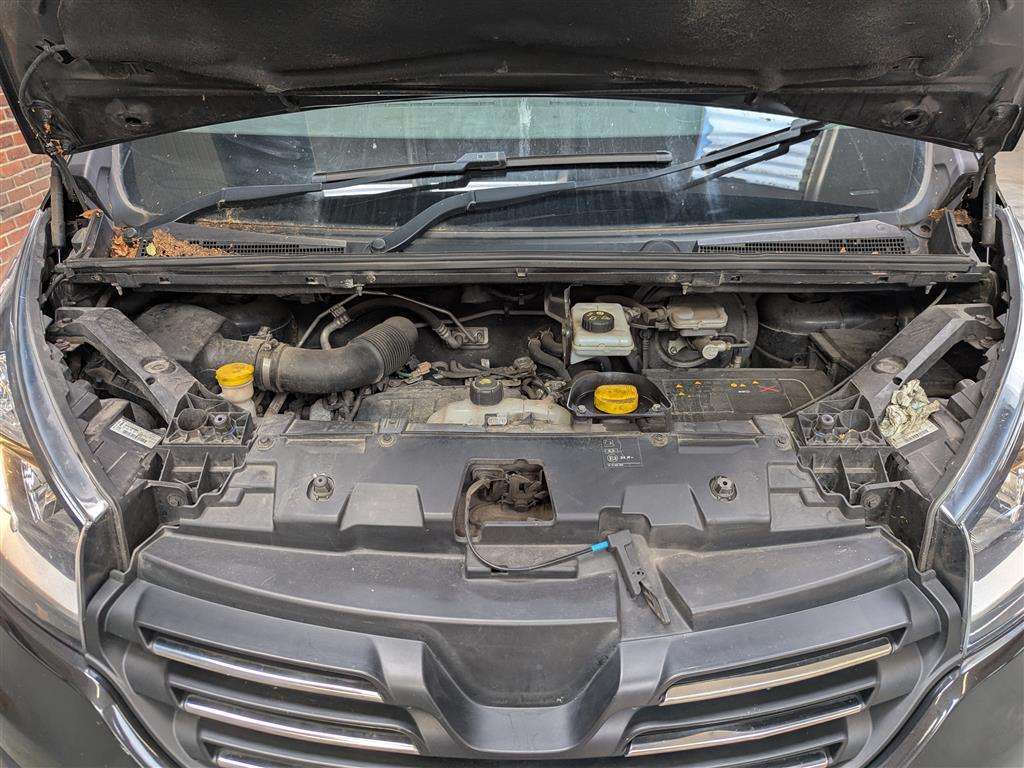 <p>2017 RENAULT TRAFIC SL27 SPORT NAV ENG</p>