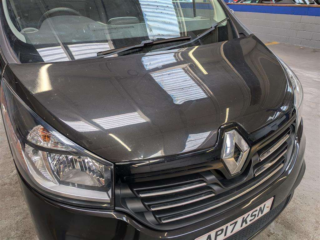 <p>2017 RENAULT TRAFIC SL27 SPORT NAV ENG</p>