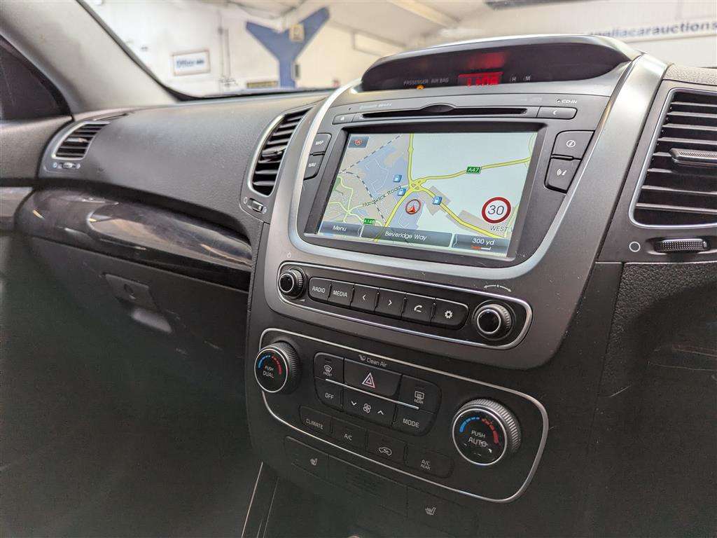 <p>2015 KIA SORENTO KX-2 SAT NAV CRDI</p>