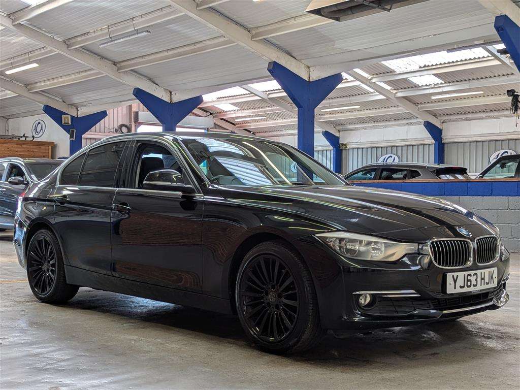 <p>2013 BMW 320D LUXURY AUTO</p>