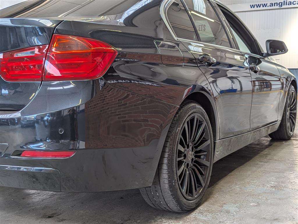 <p>2013 BMW 320D LUXURY AUTO</p>