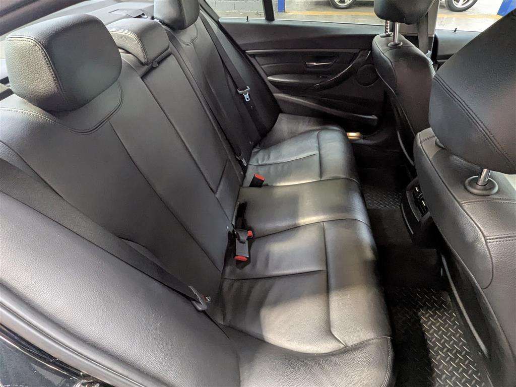 <p>2013 BMW 320D LUXURY AUTO</p>