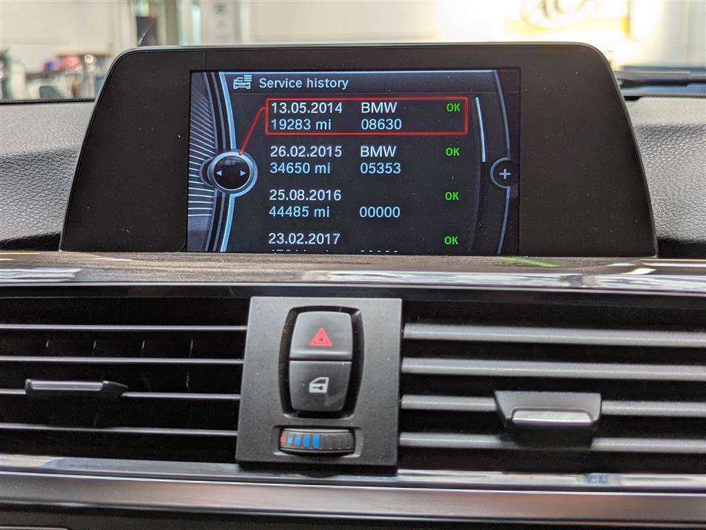 <p>2013 BMW 320D LUXURY AUTO</p>