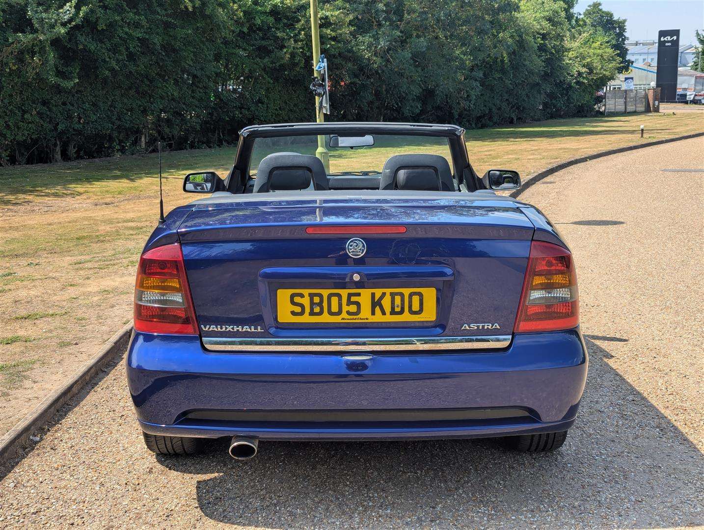 <p>2005 VAUXHALL ASTRA BERTONE EXCLUSIVE</p>