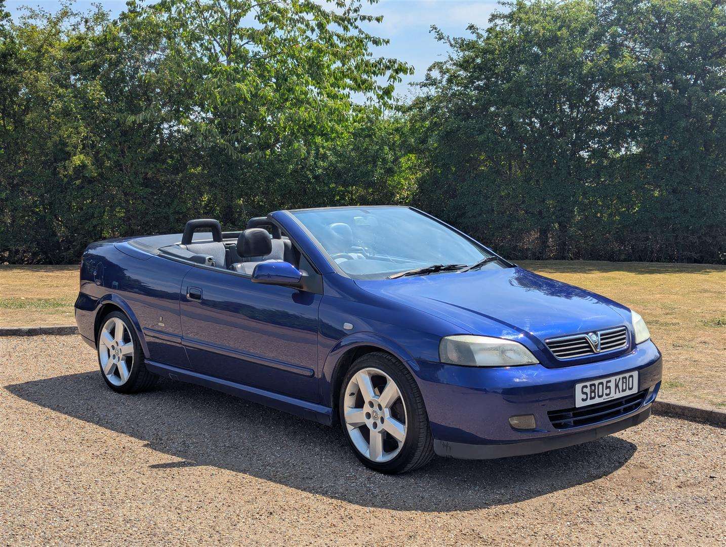 <p>2005 VAUXHALL ASTRA BERTONE EXCLUSIVE</p>