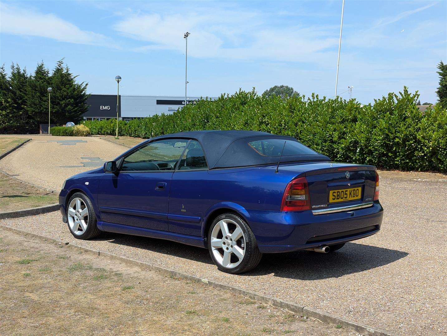 <p>2005 VAUXHALL ASTRA BERTONE EXCLUSIVE</p>