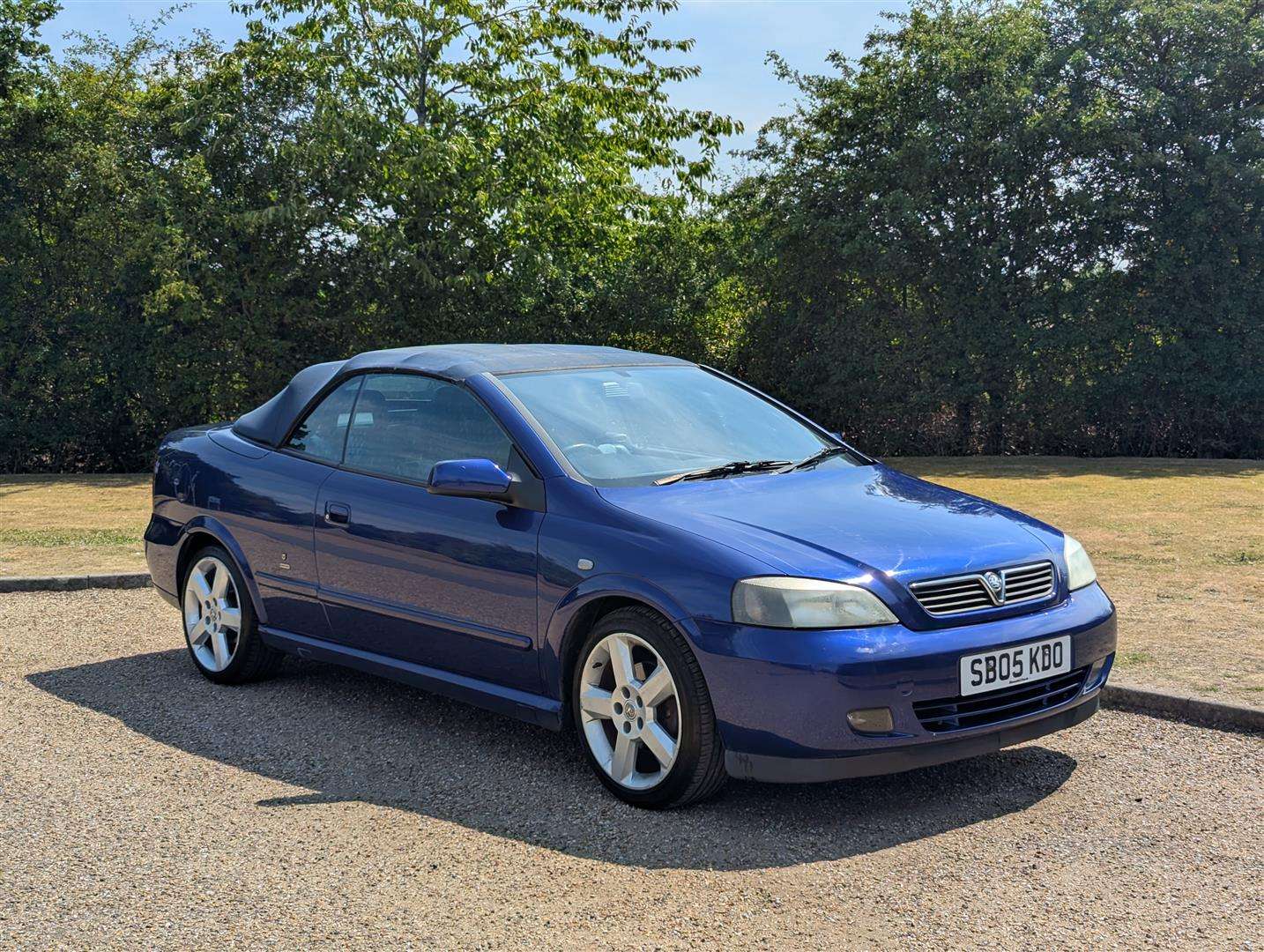 <p>2005 VAUXHALL ASTRA BERTONE EXCLUSIVE</p>
