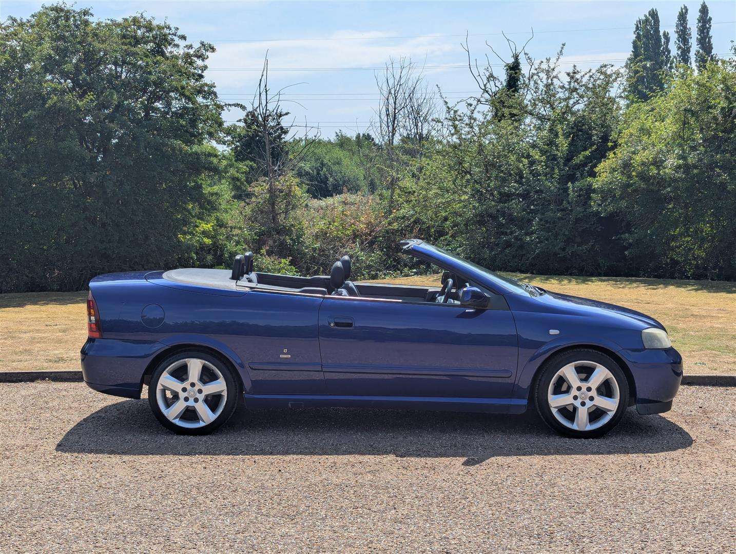 <p>2005 VAUXHALL ASTRA BERTONE EXCLUSIVE</p>
