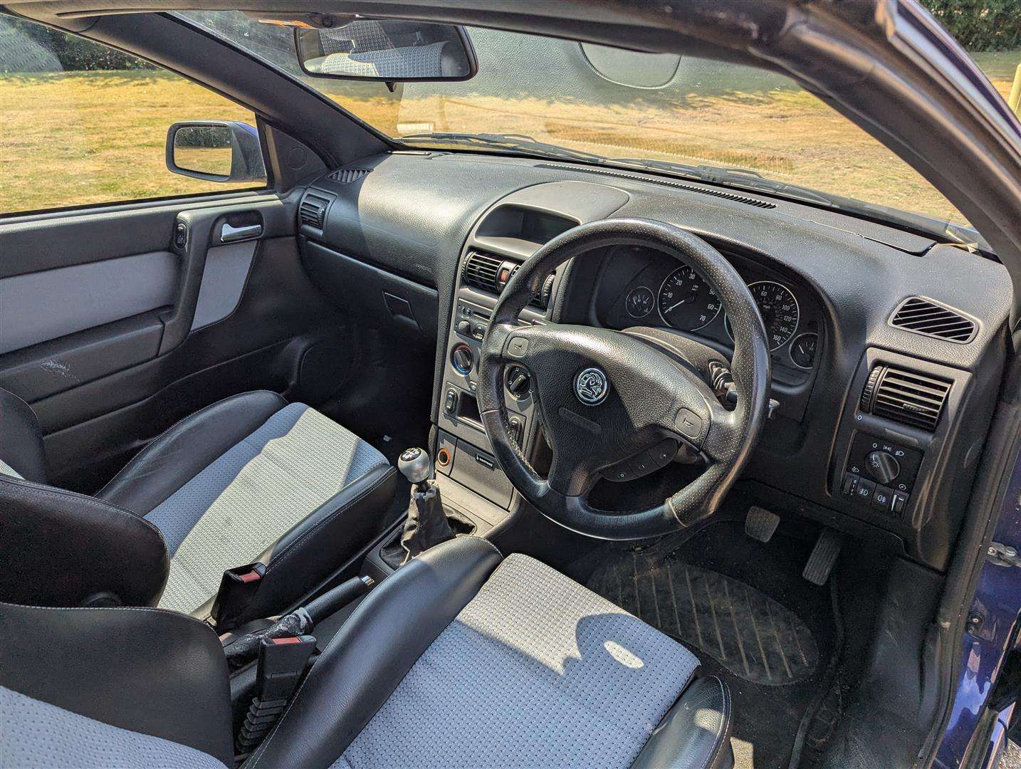 <p>2005 VAUXHALL ASTRA BERTONE EXCLUSIVE</p>