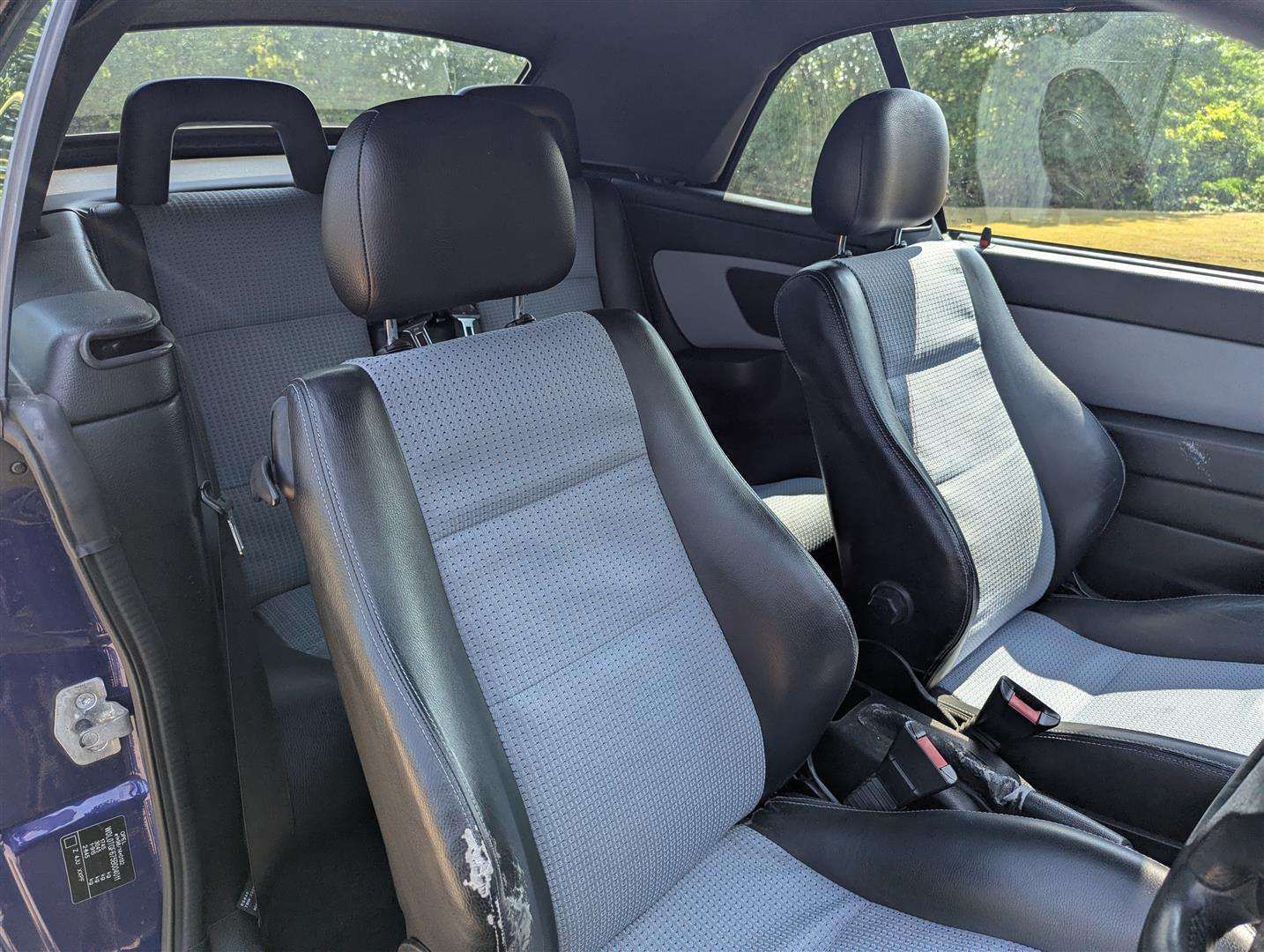 <p>2005 VAUXHALL ASTRA BERTONE EXCLUSIVE</p>