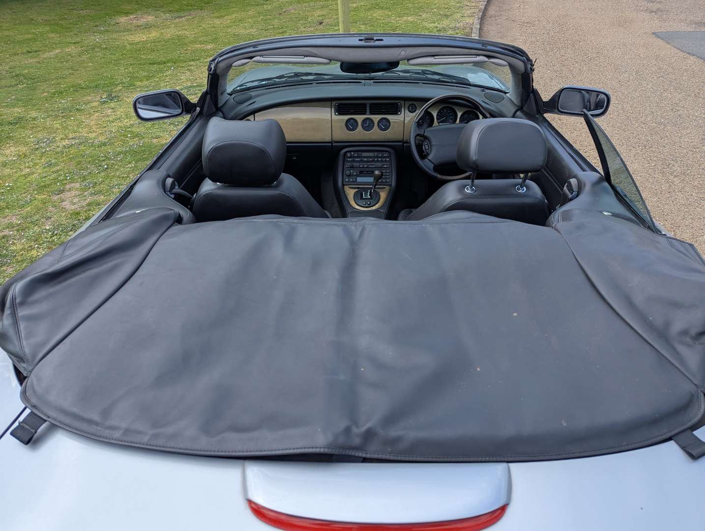 <p>2001 JAGUAR XK8 CONVERTIBLE AUTO</p>