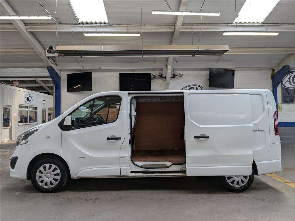 <p>2016 VAUXHALL VIVARO 2900 SPORTIVE CDTI</p>