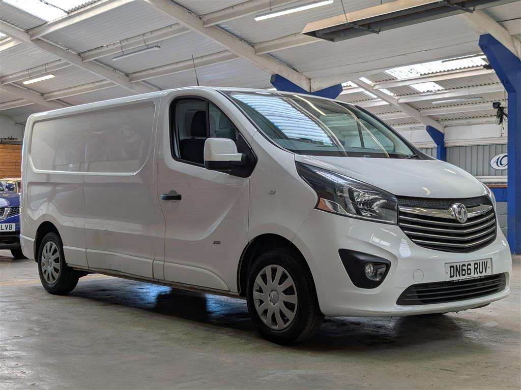 <p>2016 VAUXHALL VIVARO 2900 SPORTIVE CDTI</p>