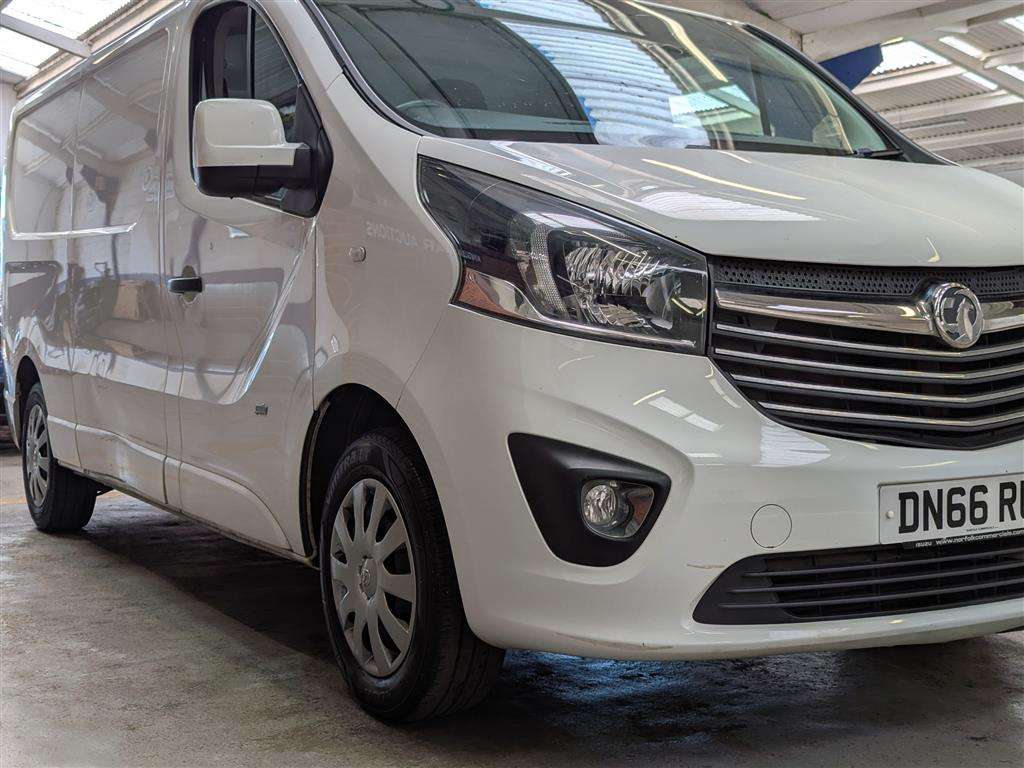 <p>2016 VAUXHALL VIVARO 2900 SPORTIVE CDTI</p>