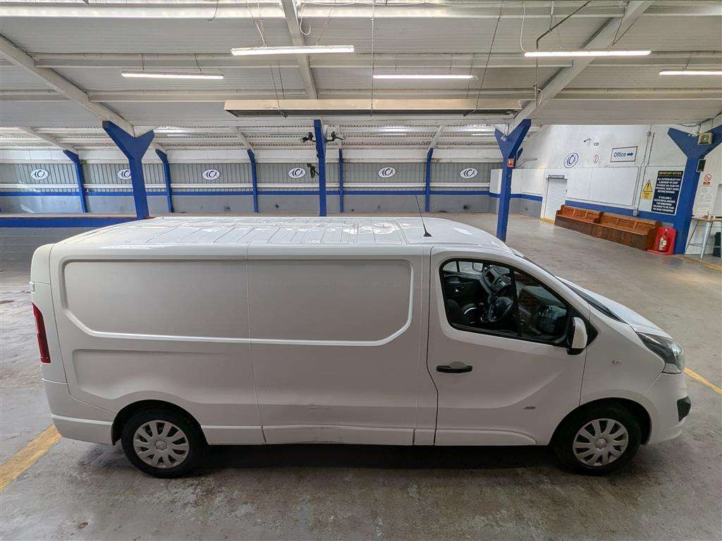 <p>2016 VAUXHALL VIVARO 2900 SPORTIVE CDTI</p>