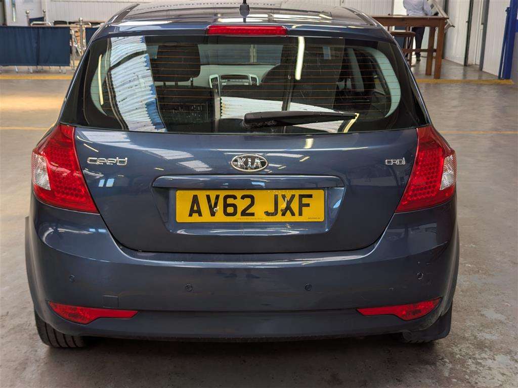 <p>2012 KIA CEED 2 CRDI AUTO</p>