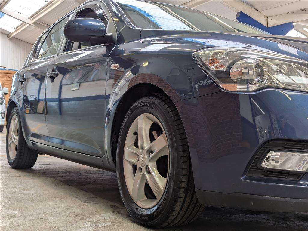 <p>2012 KIA CEED 2 CRDI AUTO</p>