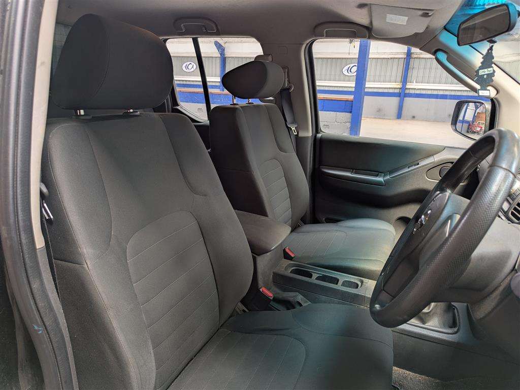 <p>2015 NISSAN NAVARA VISIA DCI</p>