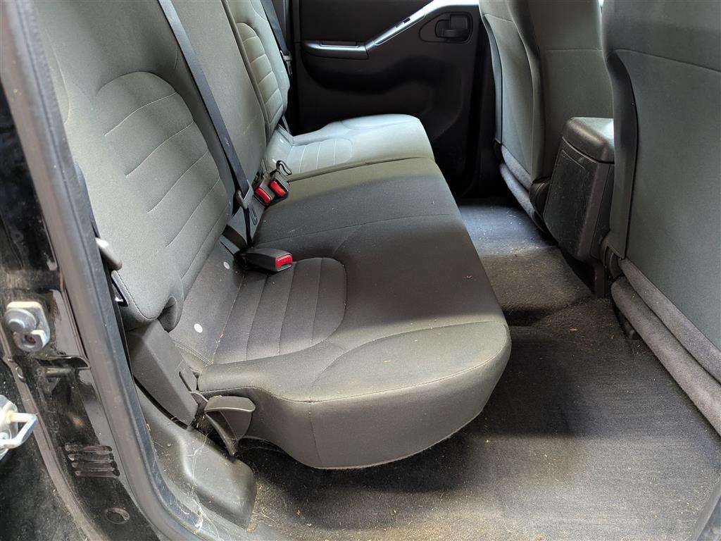<p>2015 NISSAN NAVARA VISIA DCI</p>