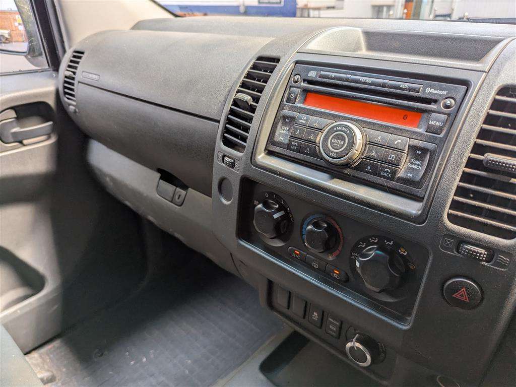 <p>2015 NISSAN NAVARA VISIA DCI</p>