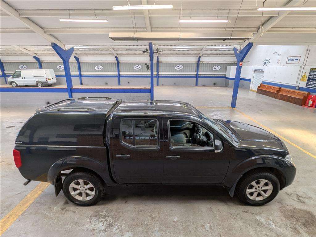 <p>2015 NISSAN NAVARA VISIA DCI</p>
